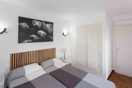 FIRST SEA LINE Отели рядом с достопримечательностью «Alfolí Museu de L'Escala»