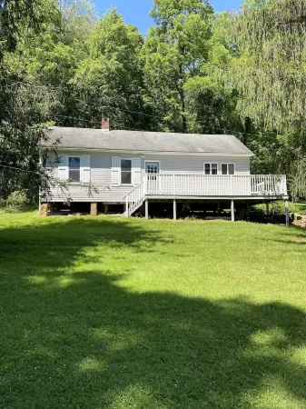 Rustic little Cabin just minutes from Deersville, no wifi no internet