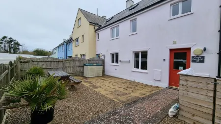 Spacious self-catered accommodation in the heart of St Davids.