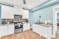 Views from 2 decks - 1000ft to the sand - HUGE deck with bar, views and games