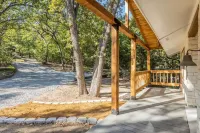 Cozy Texoma Hideaway: 4-Bed, 800ft from Lake Texoma, Tanglewood Resort Access