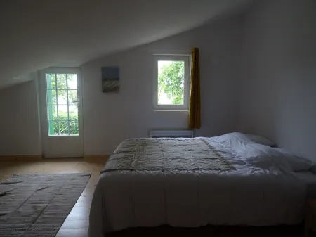 House in village Arceau ILE D'OLERON 3 persons max, no animals Отели в г. Сен-Пьер-д'Олерон