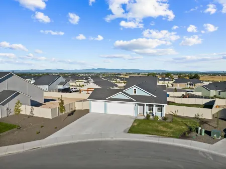 Chic 3BR near Wineries, Lake Lowell & C of I - Ideal for Hiking & Relaxing! Отели рядом с достопримечательностью «Парк Ротари Понд»