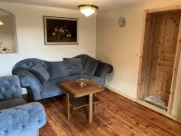 Quiet apartment with 82 m2 furnished in art nouveau style.