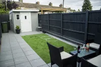 * Newly refurbished 3 bedroom in Grays *  Close to amenities Cosy and clean