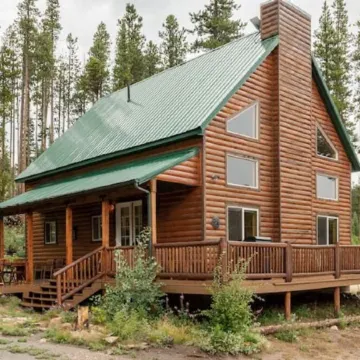 Red Feather Woodland Retreat, Family and Pet Friendly, 4 Beds