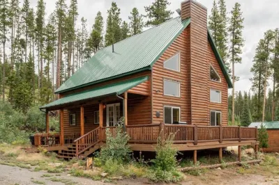 Beautiful, Private Cabin with Room for the Family
