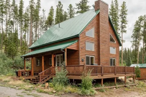 Beautiful, Private Cabin with Room for the Family