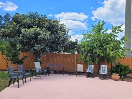 Casa Rosada pool House 🏖👙10 min from beach Отели в г. Райт