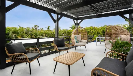 Luxury Tropical Oasis: 4-Bedroom Retreat Отели рядом с достопримечательностью «Галф Кост Таун Сентер»