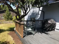 Falcon House - Modern ranch next to city park and just 5 blocks from the beach.
