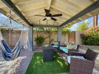 Charming 3 bd/2ba home - KING bed w/ non heated POOL near Old Town Scottsdale!