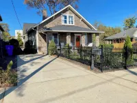 Downtown House steps to Falls Park, Baseball Stadium, Restaurants & Shopping - Bungalows