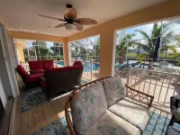 Private Dock & Heated Pool. No Bridges! 10% Off Weekly & Monthly.  Pet Friendly.