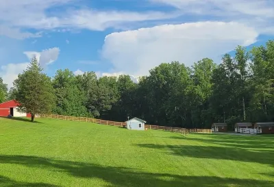 Cozy Cabin 1 at Bird's Nest Bunkies and Barn in Ellenboro with WiFi, AC, & Heat