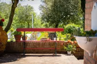 Villa in Gambassi with pool, A/C, village and restaurant at walking distance, Elsa附近的飯店