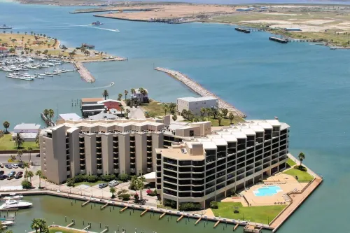 Luxury Waterfront  Condo with Breathtaking Sunsets and Marina Views