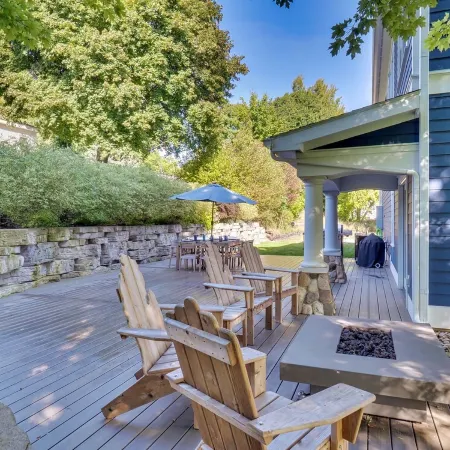 Stunning Lakeview Home with 5 Bedrooms and 6k SqFt of Modern, High-End Amenities