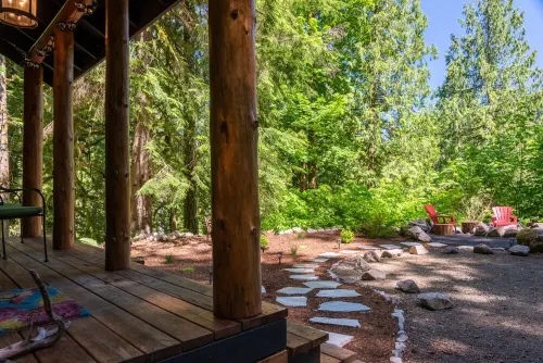 Little House On The Mountain--ZigZag Mountain View