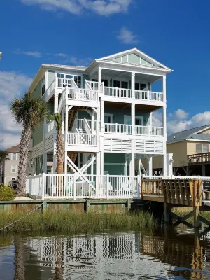 Waterfront, Spectacular Sunsets, Dock, Pool, Elevator, Linens, Free Golf Cart+++