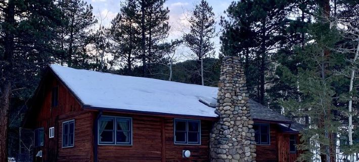 Creekside cabin Hotels in Boulder County