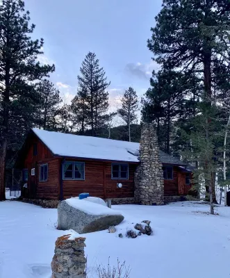 Creekside cabin Hotels in Boulder County