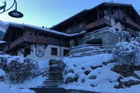 Mountain view studio at the foot of the slopes Hotel dekat Les Gorges de la Diosaz