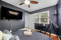 Close to Drake/Downtown - Filled With Amenities, Pet Friendly, Hot Tub, Theater!