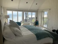 Ocean front, quiet remote area minutes from Downtown York and Ogunquit - Homestays