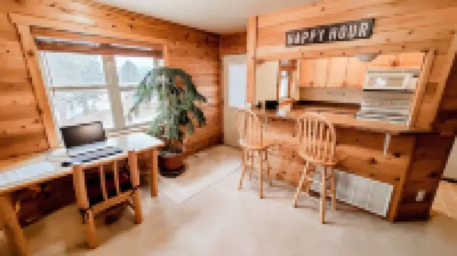 Luxury Yellowstone Chalet - Mountain Views With Jacuzzi & Sauna! Hotels in Cooke City