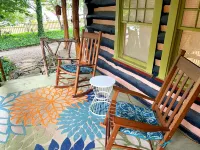 CLOSE TO DOWNTOWN- The Peacock Retreat- Dogs Stay Free