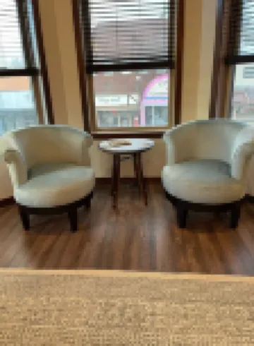 Beautiful Apartment Located Downtown Dells!