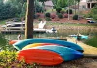NEW! Waterfront Lake Norman -Hot tub, dock, kayaks, paddleboards - 4-Star