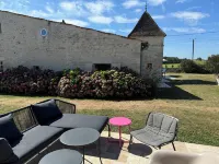 In the middle of the vineyards - Belle Maison with large pool