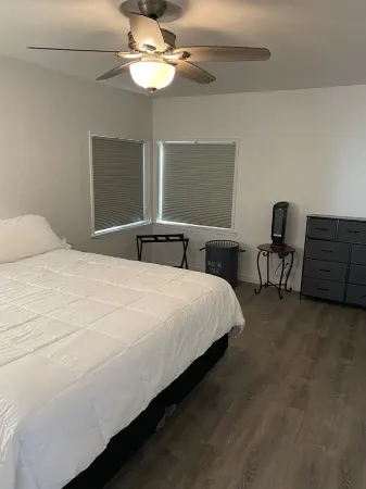 Comfy Bungalow Отели в г. Лон Пайн