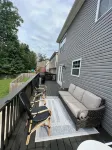 THE GOVERNOR’S RETREAT<br>Home Sweet Home Retreat Near Downtown Clarksville - balcony