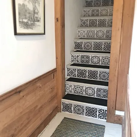Sunny studio apartment close to downtown