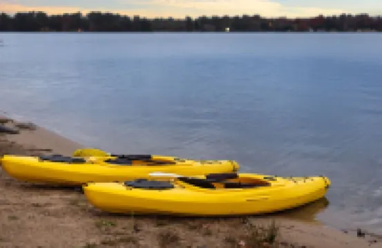 ~Sunrise Vista~Lakefront~Dock~Kayaks~Hot Tub~Games~New AC~