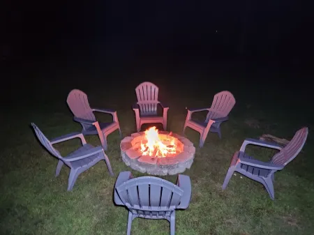 Spacious 4 bedroom house with a private pool in a quiet area