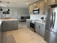 Pool house, close to the beach!