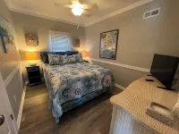 Deep-Water Canal Front Coastal Cottage Only Steps to the Beach & Pet Friendly!