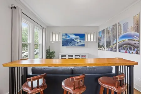 Berwyn Bungalow - Explore Chicago from a Modern, Hip Bungalow vacation home.