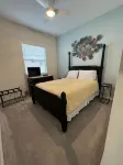 Fun Location,  Walking Distance to Docks, New Pickleball Courts & Near Beaches