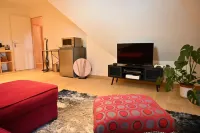 Close to the city centre. Private top floor surrounded by a spacious garden