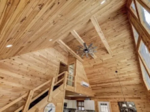 Beautiful Lodge in The Hideout!! 萊克酒店