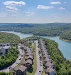 Next to Silver Dollar City, King Master, 2BR 2BA, Full Size Kitchen, 20ft Patio