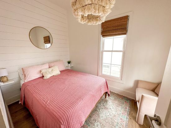 Cute 2 bed/1 bath Home a few Blocks Away from Haymarket.
