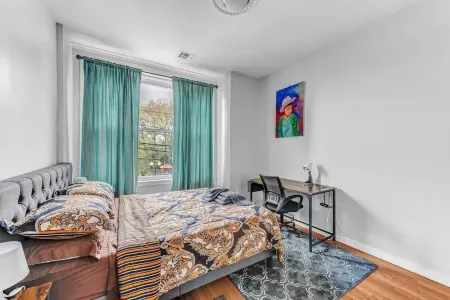 Charming 3BHK - 15 mins bus ride to Time Sq., NYC Отели рядом с достопримечательностью «Запад Нью Йорк Паркс Департмент»