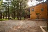 Newly Renovated, Near Country Club and Ski Resort, fiber internet & Hot tub*