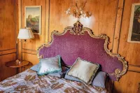Experience Authentic Venice Luxurious Apartment in Historic Noble Floor Hotels in 